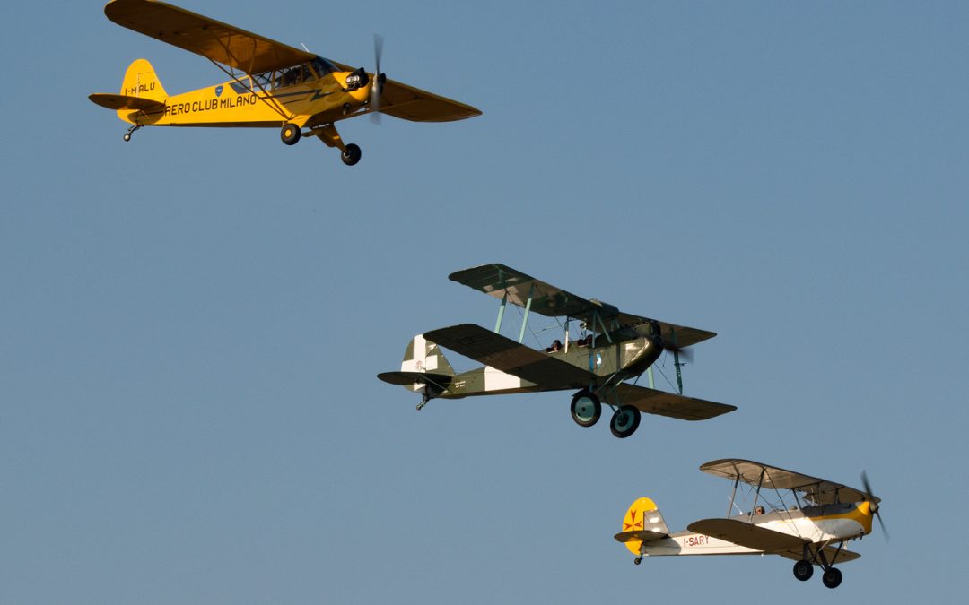 VOLARE IN STILE VINTAGE SUI CIELI DI MILANO 